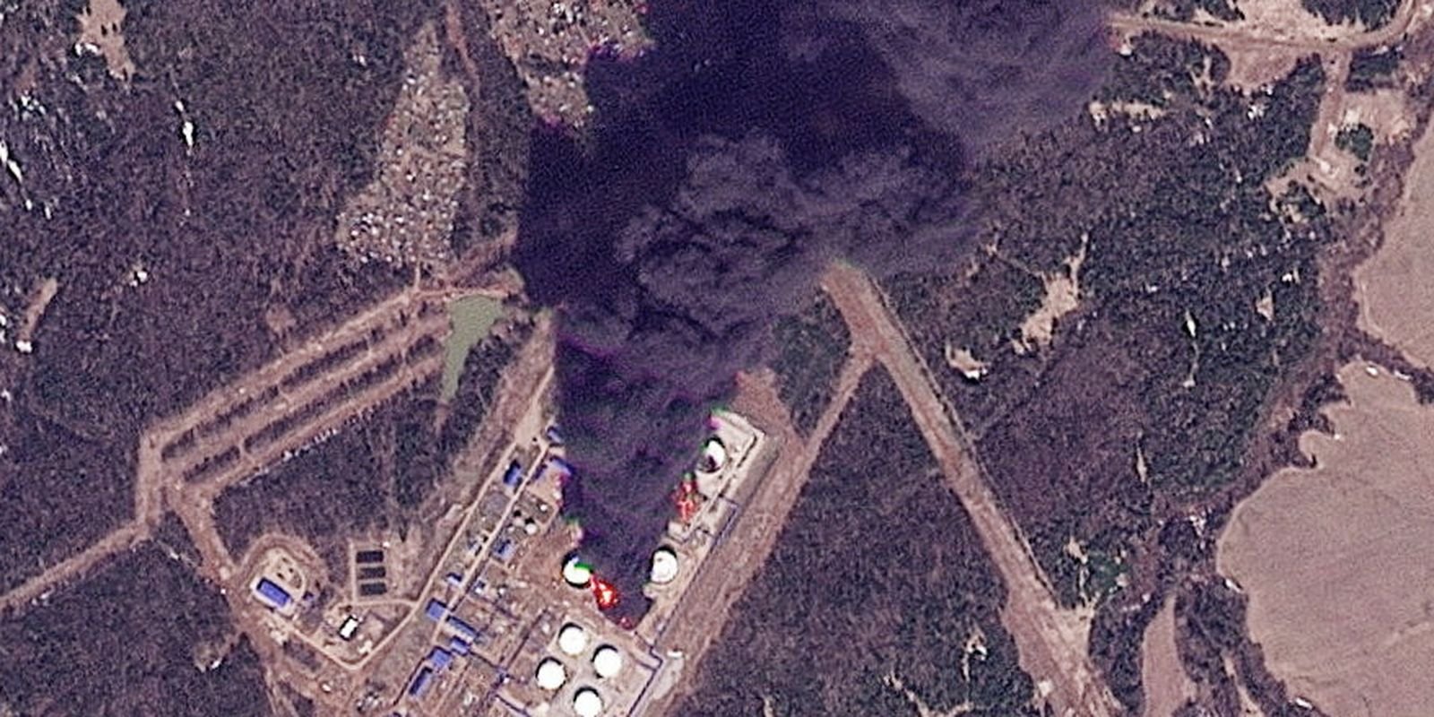 Drones da Ucrânia atacam refinarias de petróleo na Rússia