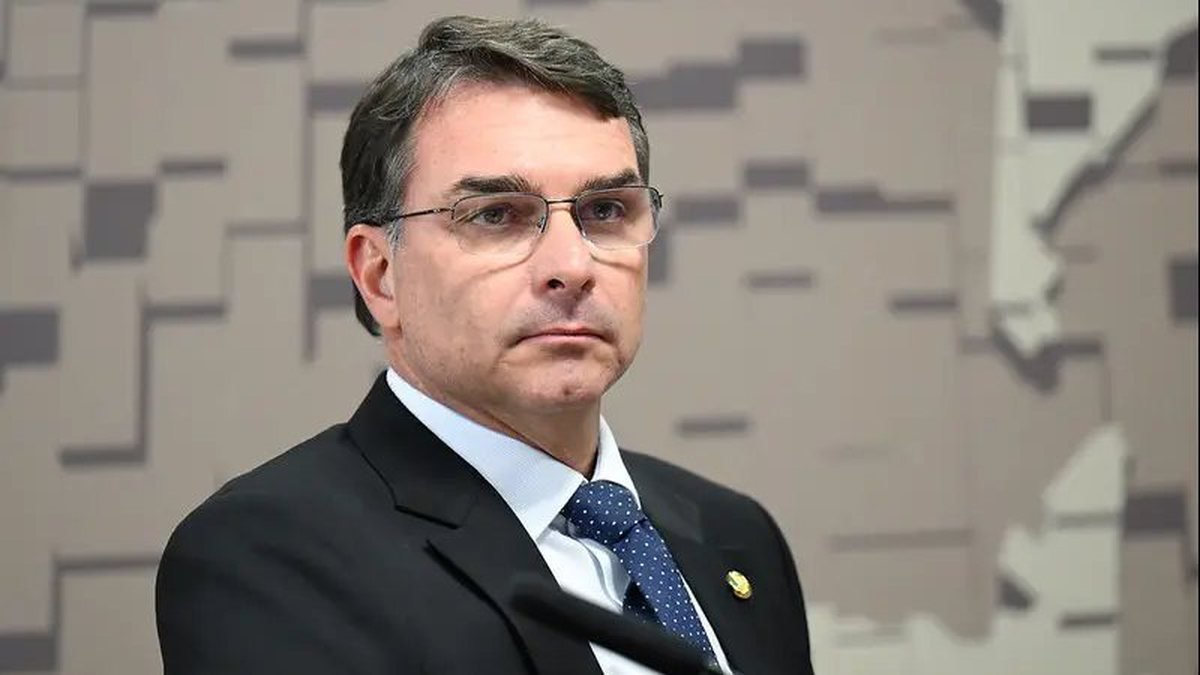 Flávio se reúne com Anderson Torres e pede anistia a golpistas
