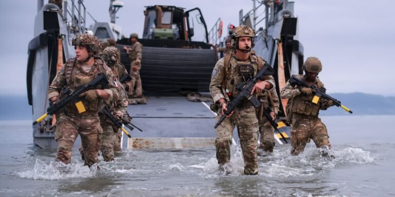 Forças Navais do Brasil e França Realizam Exercício no Rio