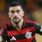 Médico do Flamengo revela riscos de Arrascaeta na Copa