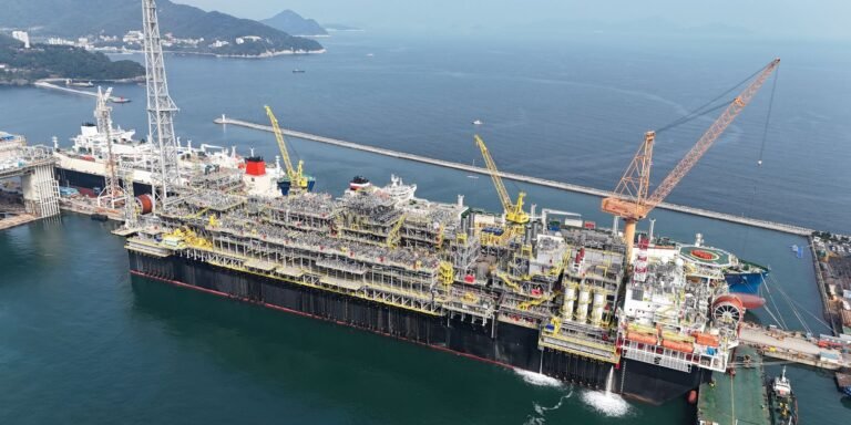Petrobras lança P-79 e impulsiona produção de petróleo e gás