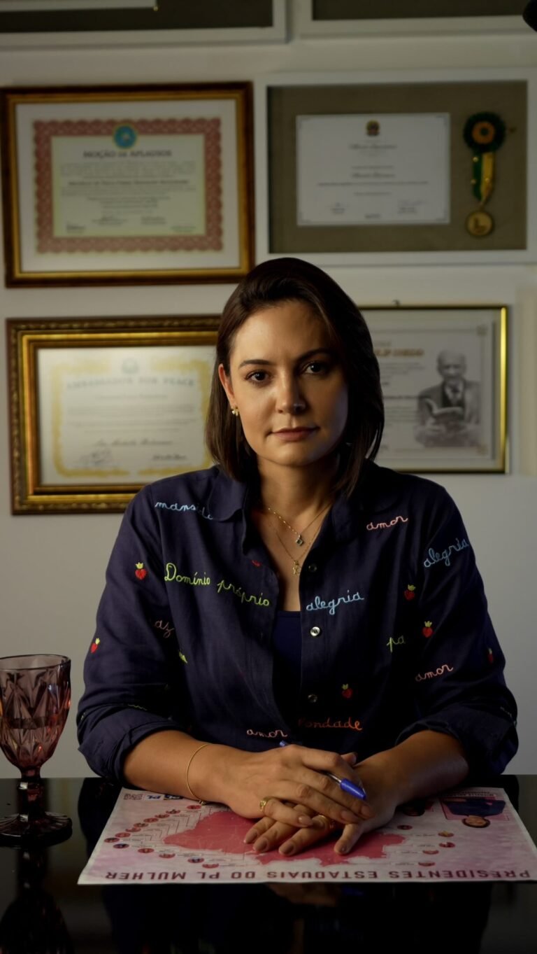 Produção e símbolos em vídeo de Michelle Bolsonaro sobre Flávio reforçam identidade religiosa; entenda