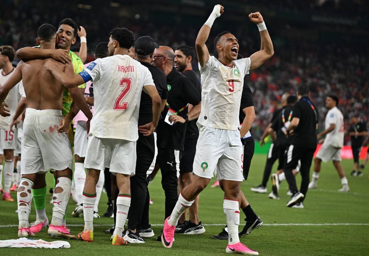 Entre sangue, lágrimas e pênaltis, Marrocos vence Países Baixos e vai às oitavas da Copa