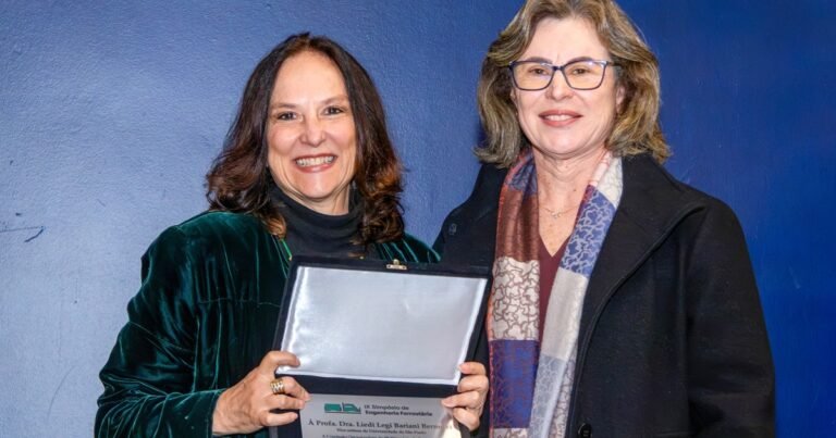 Vice-reitora da USP recebe homenagem durante simpósio sobre engenharia ferroviária – Jornal da USP