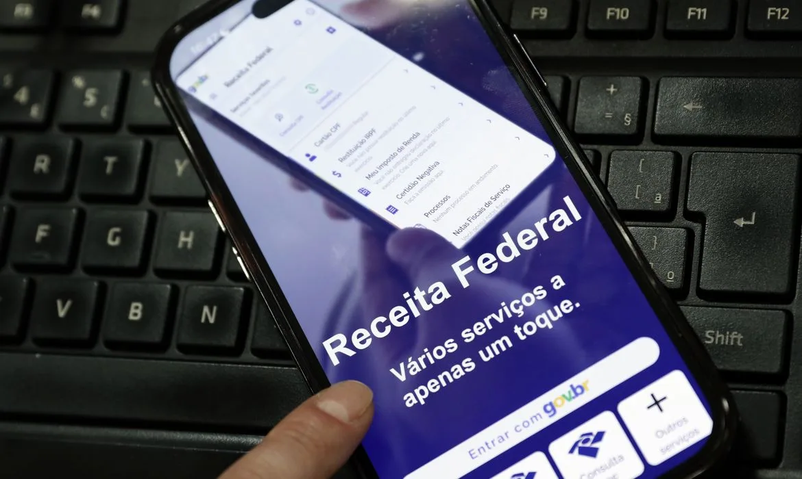 Consulta da restituição do IRPF pode ser feita pelo aplicativo da Receita Federal para tablets e smartphones