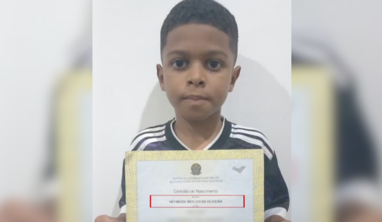 Pais batizam filho de Neymessi em homenagem a Neymar Jr e Lionel Messi