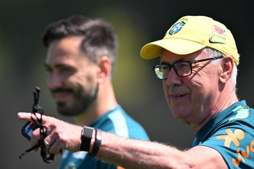 Ancelotti indica Martinelli no lugar de Paquetá e confirma volta de Raphinha