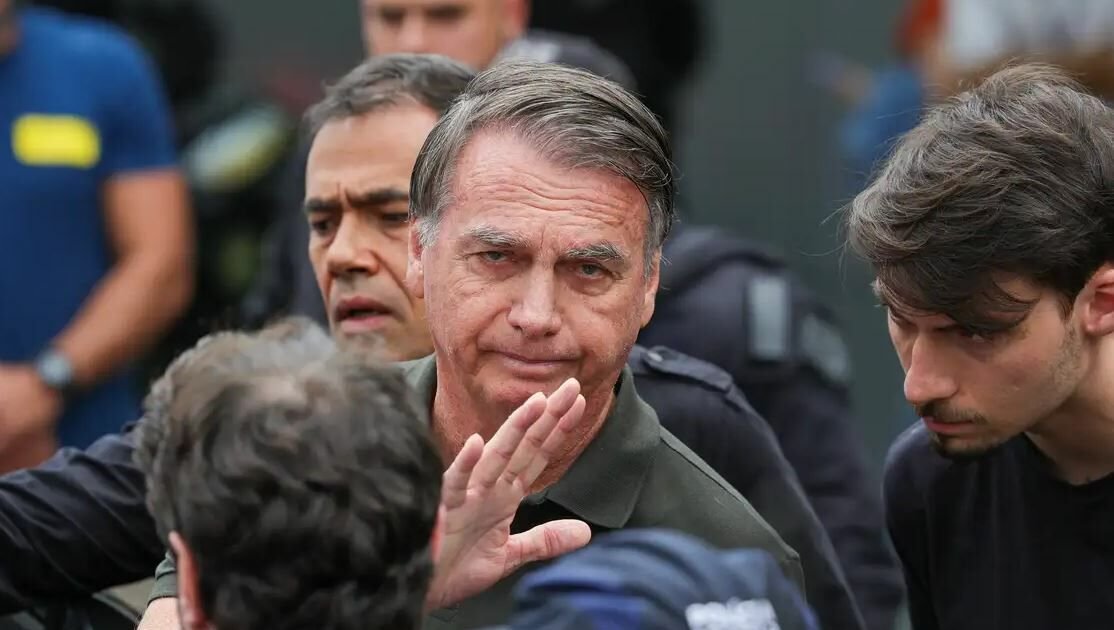 veja as armas que Bolsonaro deverá entregar por ordem de Moraes