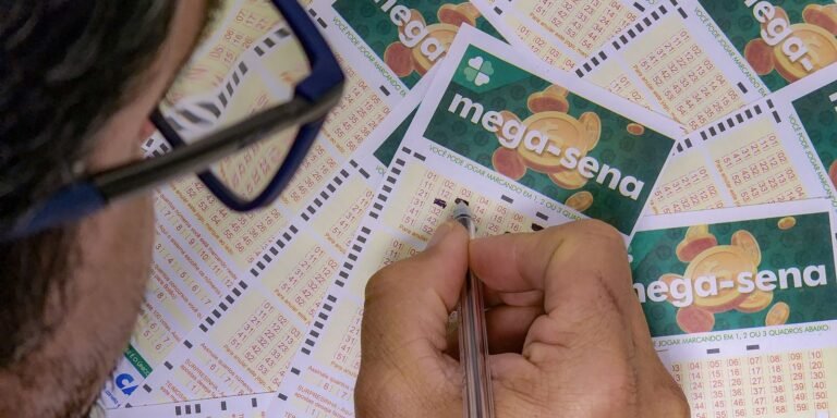 Mega-Sena acumula e prêmio principal vai para R$ 33 milhões