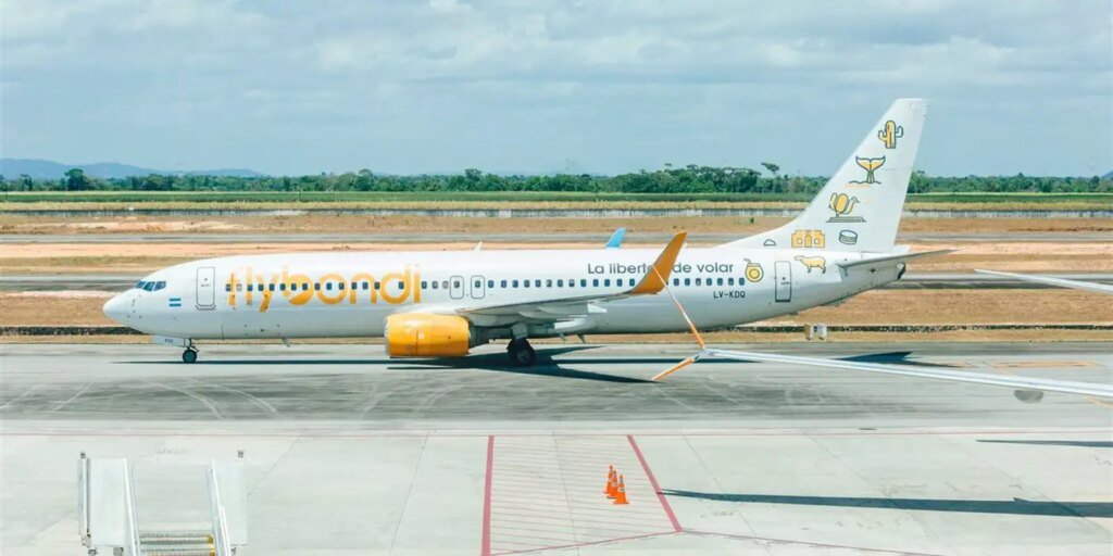 Anac limita a venda de passagens aéreas da Flybondi no Brasil