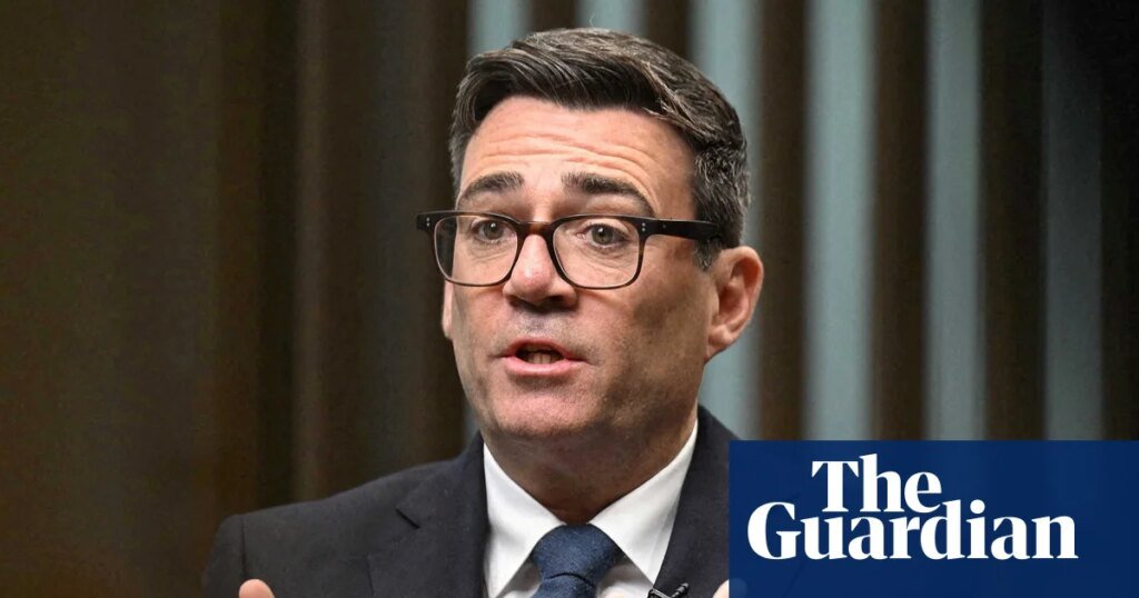 Burnham busca consenso entre partidos para reformar assistência social