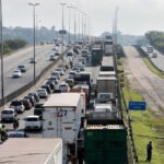 Caminhoneiros convocam greve a partir da meia-noite desta segunda