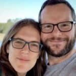 Casal atinge aposentadoria antecipada aos 40 com economia inteligente