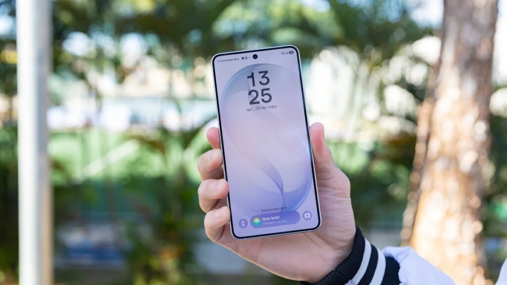 Crise de chips impulsionada pela IA derruba vendas de celulares