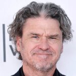 Dave Eggers: ChatGPT pode silenciar novas gerações, alerta Dave Eggers: ChatGPT pode silenciar novas gerações, alerta