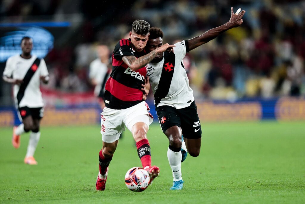 Flamengo pede bloqueio da venda do Vasco para Lamacchia