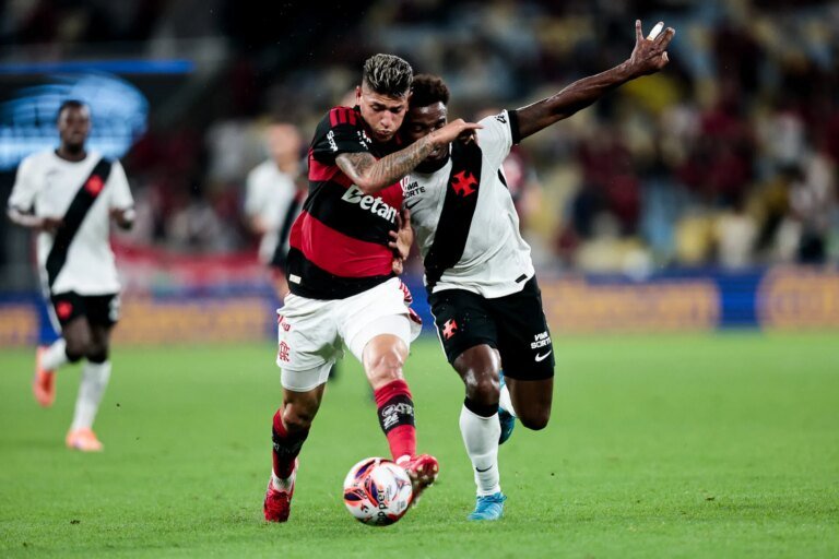 Flamengo pede bloqueio da venda do Vasco para Lamacchia