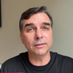Flávio Bolsonaro afirma ser alvo de perseguição política