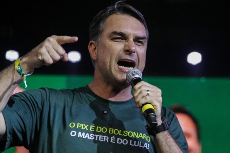 Flávio Bolsonaro: Espero muito em breve contar com federação União-PP em âmbito nacional