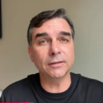 Flávio garante confiança no sistema eleitoral, mas omite detalhes a embaixadores