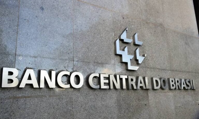Governo autoriza novos concursos com 316 vagas para Banco Central e Receita Federal