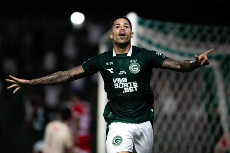 Grêmio fecha acordo e contrata lateral Diego Caito, do Goiás