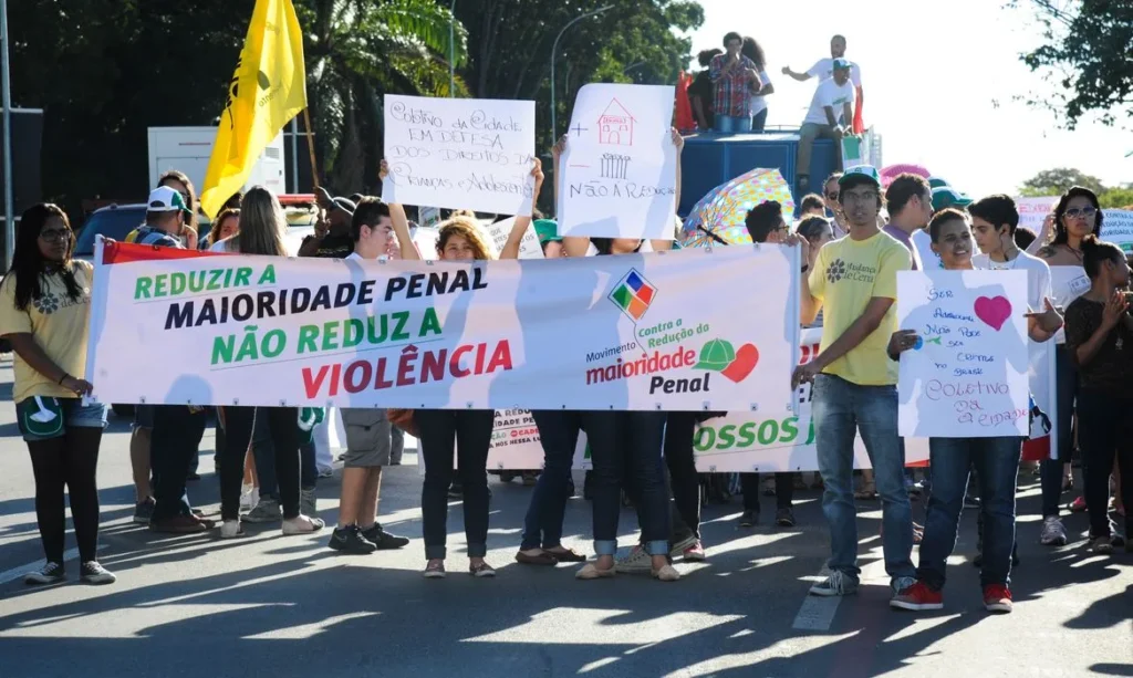 Protesto contra a redução da maioridade penal