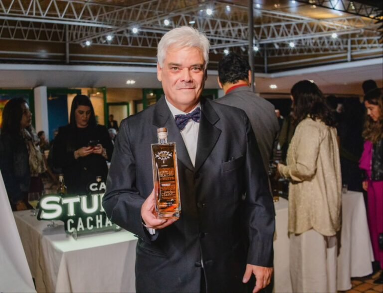Jornalista e empresário Hugo Studart lança edição especial de cachaças