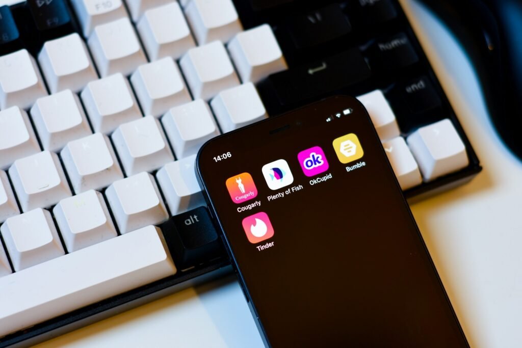 Impacto dos apps de namoro nos relacionamentos e na economia afetiva