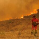 Incêndios florestais forçam evacuação de 200 mil na Europa