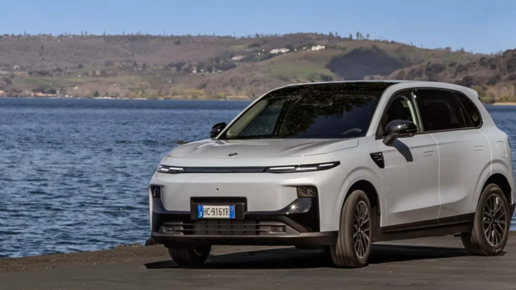 Leapmotor anuncia lançamento do novo SUV híbrido para breve