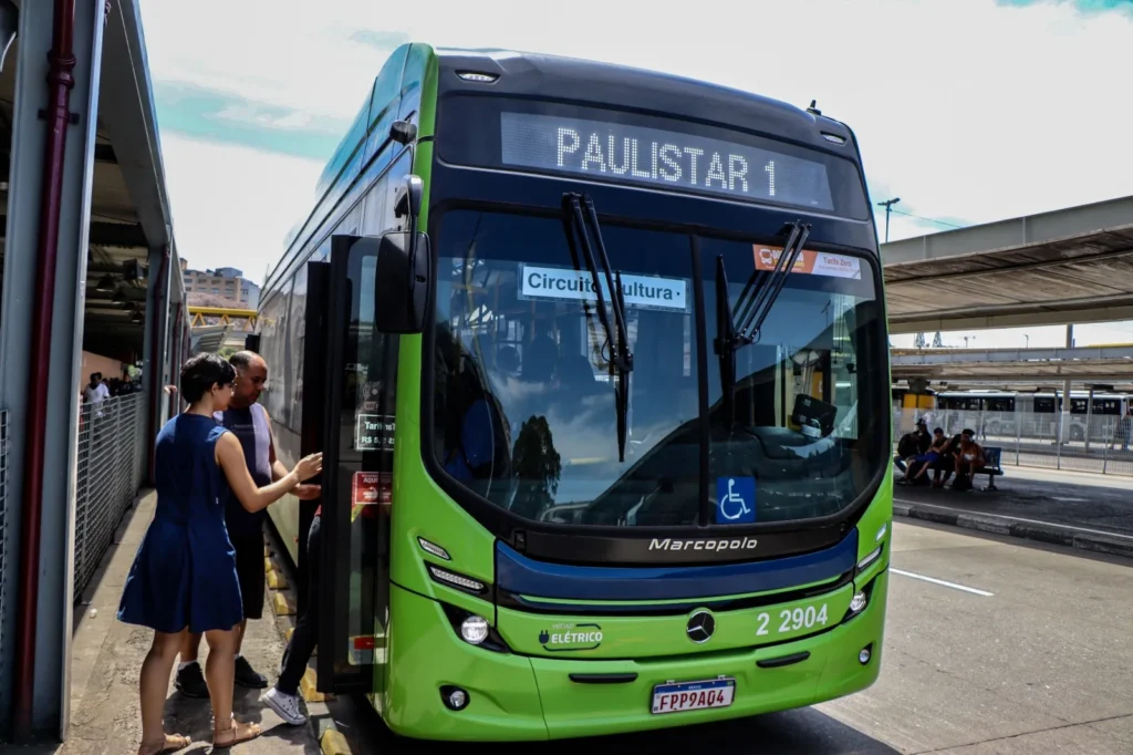Linhas de ônibus do Paulistar circulam todos os domingos em São Paulo (SP).