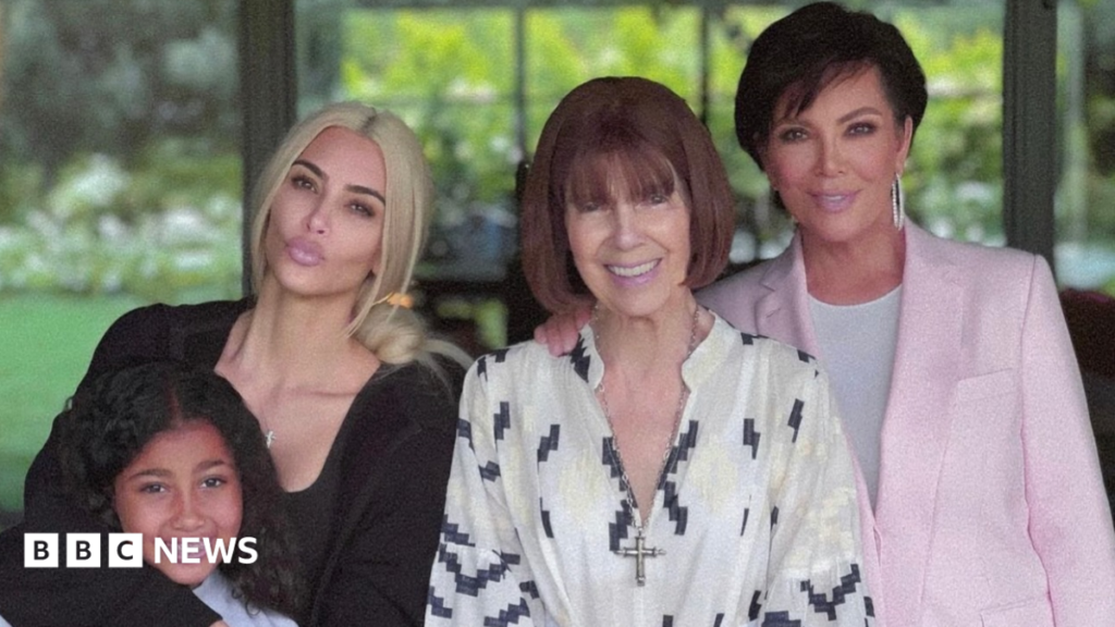 Morre Mary Jo, mãe de Kris Jenner, aos 91 anos de idade