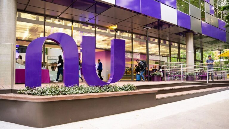 Nubank adquire instituição financeira e mantém identidade de marca