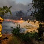 Polícia espanhola responsabiliza motorista de trator por incêndio florestal Polícia espanhola responsabiliza motorista de trator por incêndio florestal