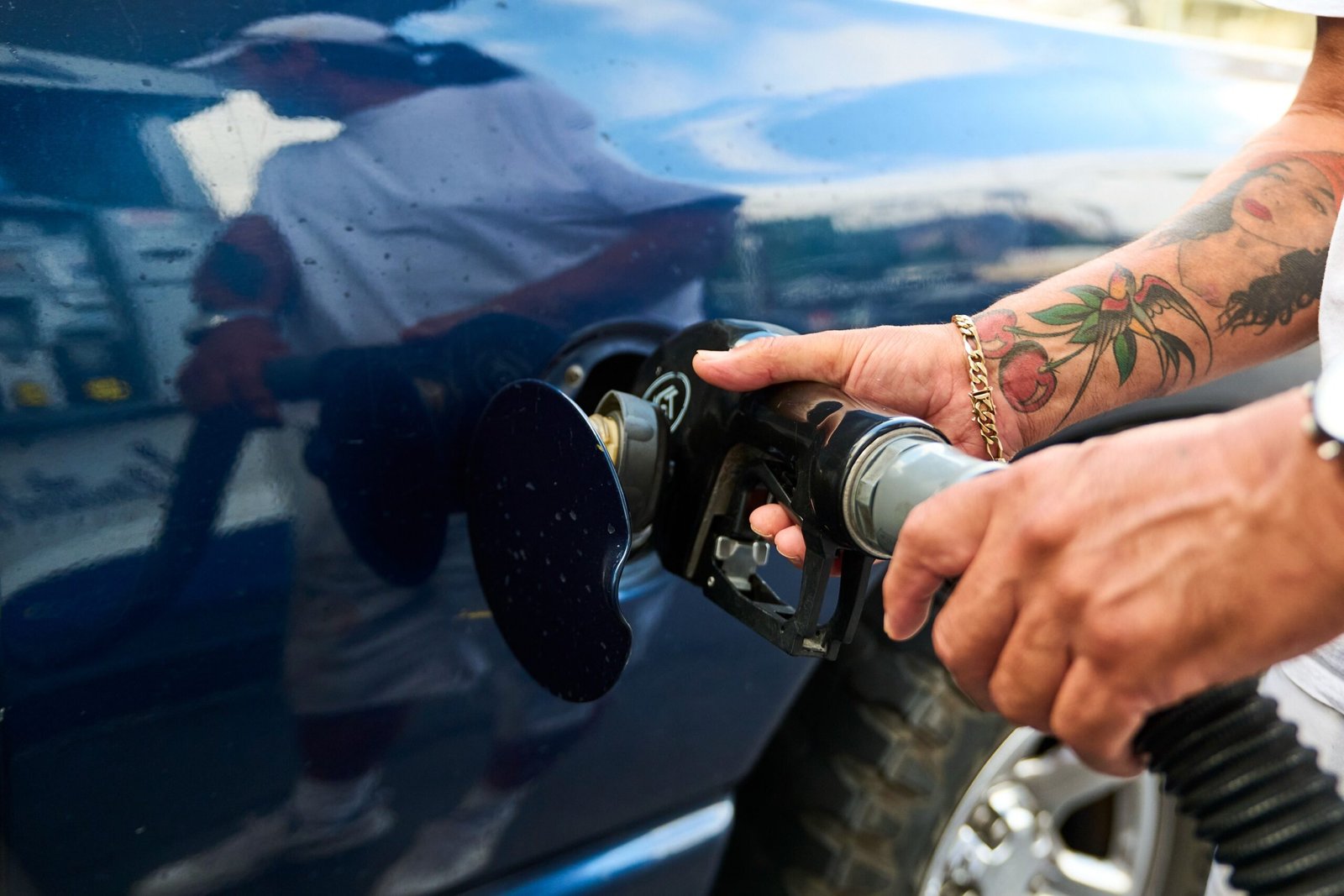 Preços da gasolina e diesel: alta na guerra e queda lenta na trégua