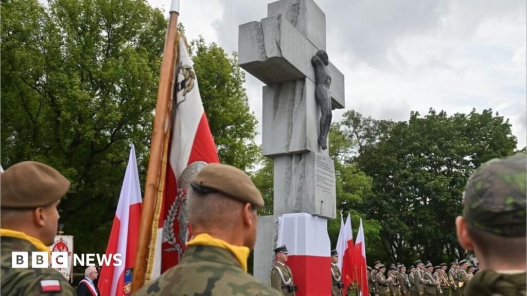 Premiê polonês promete memorial para vítimas de genocídio da WW2