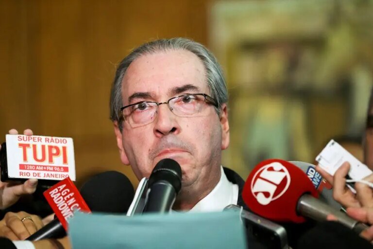 STF revela que Eduardo Cunha manipulou deputado para emendas