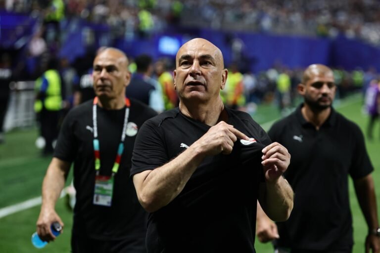Técnico egípcio critica árbitros e descarta assistir à Copa