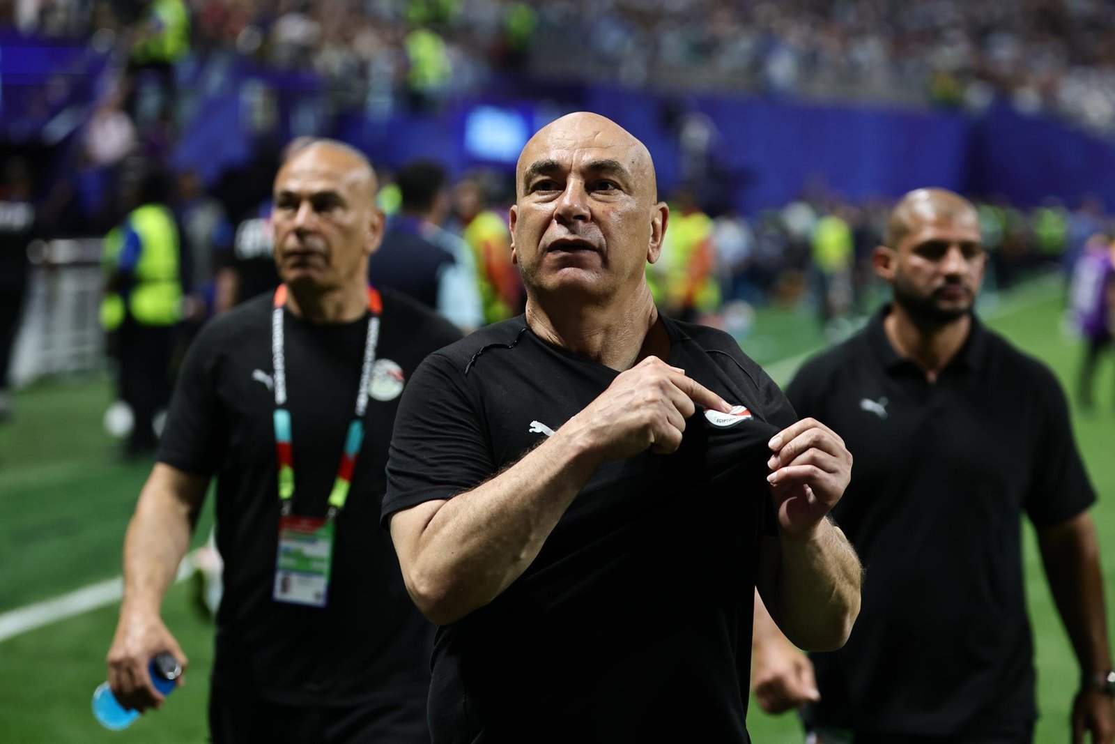 Técnico egípcio critica árbitros e descarta assistir à Copa