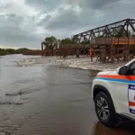 Tempestades afetam 143 cidades no RS; alertas de inundação