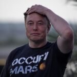 Tesla vê queda nas ações após aumento de investimentos em IA