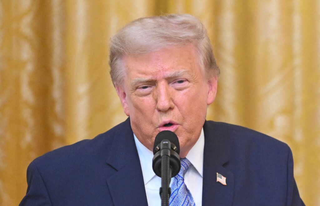 Trump estende emergência nacional relacionada ao Brasil por um ano