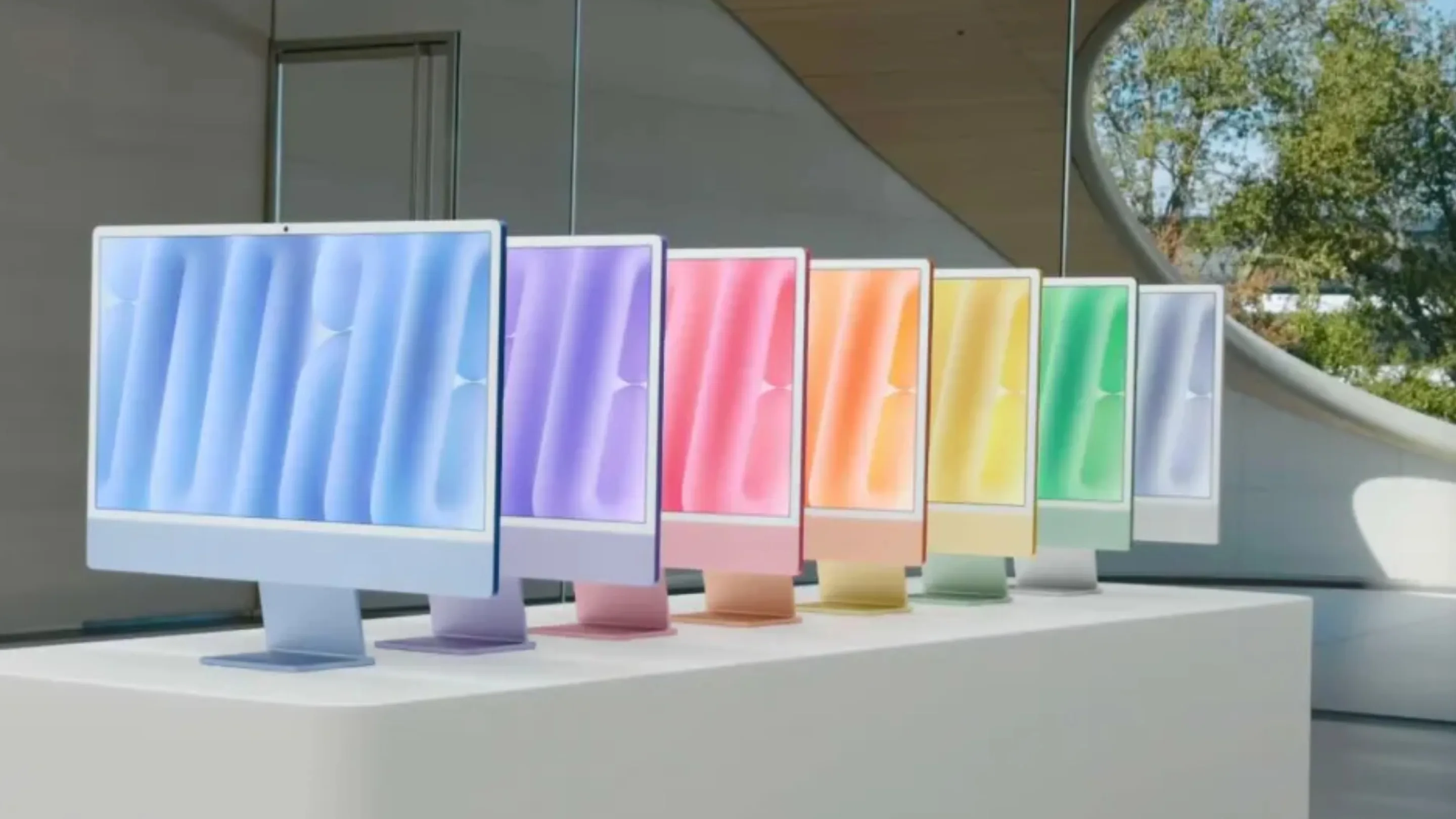 Vazamento revela cronograma de lançamentos dos Macs com OLED e chips novos