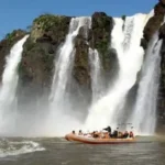 Visita às Cataratas do Iguaçu suspensa após tragédia com turista Visita às Cataratas do Iguaçu suspensa após tragédia com turista