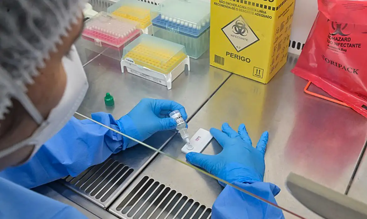 Anvisa Revê Normas de Controle de Qualidade em Laboratórios