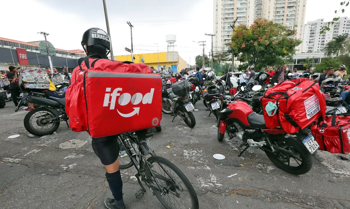 Anvisa autoriza venda de medicamentos via iFood e Rappi
