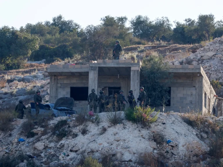 Ataque israelense em Jenin resulta na morte de três palestinos