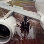 Avião da Latam sai da pista em pouso no Paraná; todos a salvo