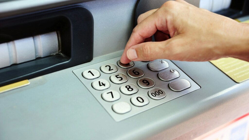 Banco oferece 100 euros para novos clientes imediatamente